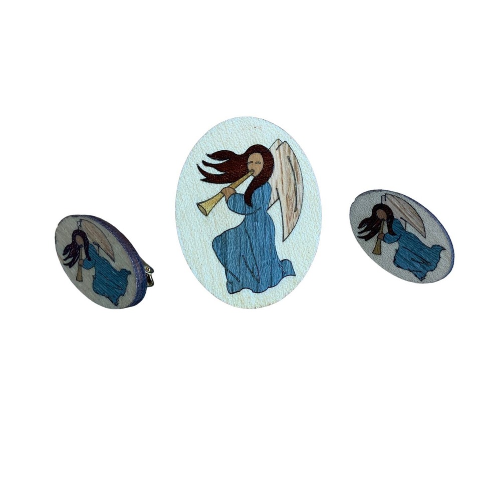 Vtg Wood-like Kishwood Angel Blowing Horn Pin & Earrings Made In Sycamore, IL